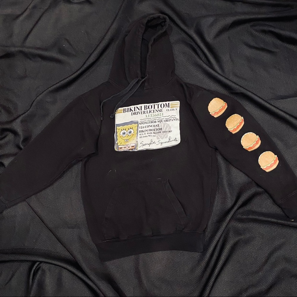 Spongebob sweater Small